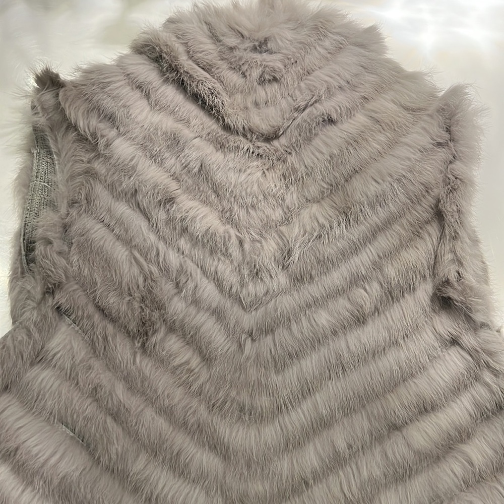 Jocelyn Rabbit Fur Vest - Picture 6 of 6